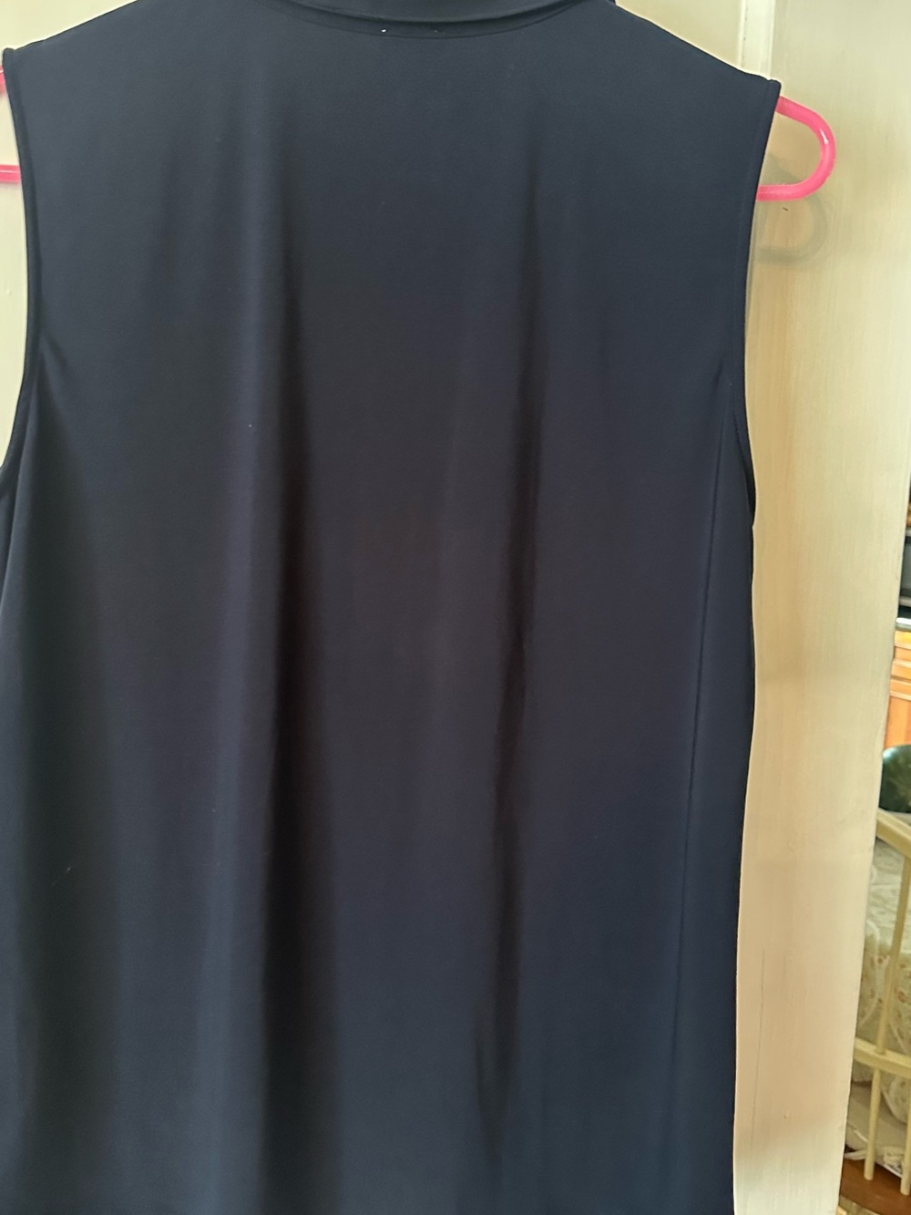 Anne Klein sleeveless navy top - Picture 4 of 4
